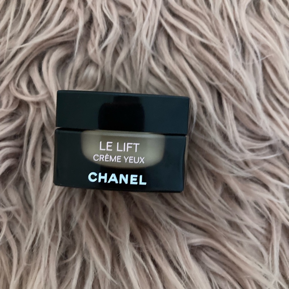 CHANEL Eye Cream in Black and Cream